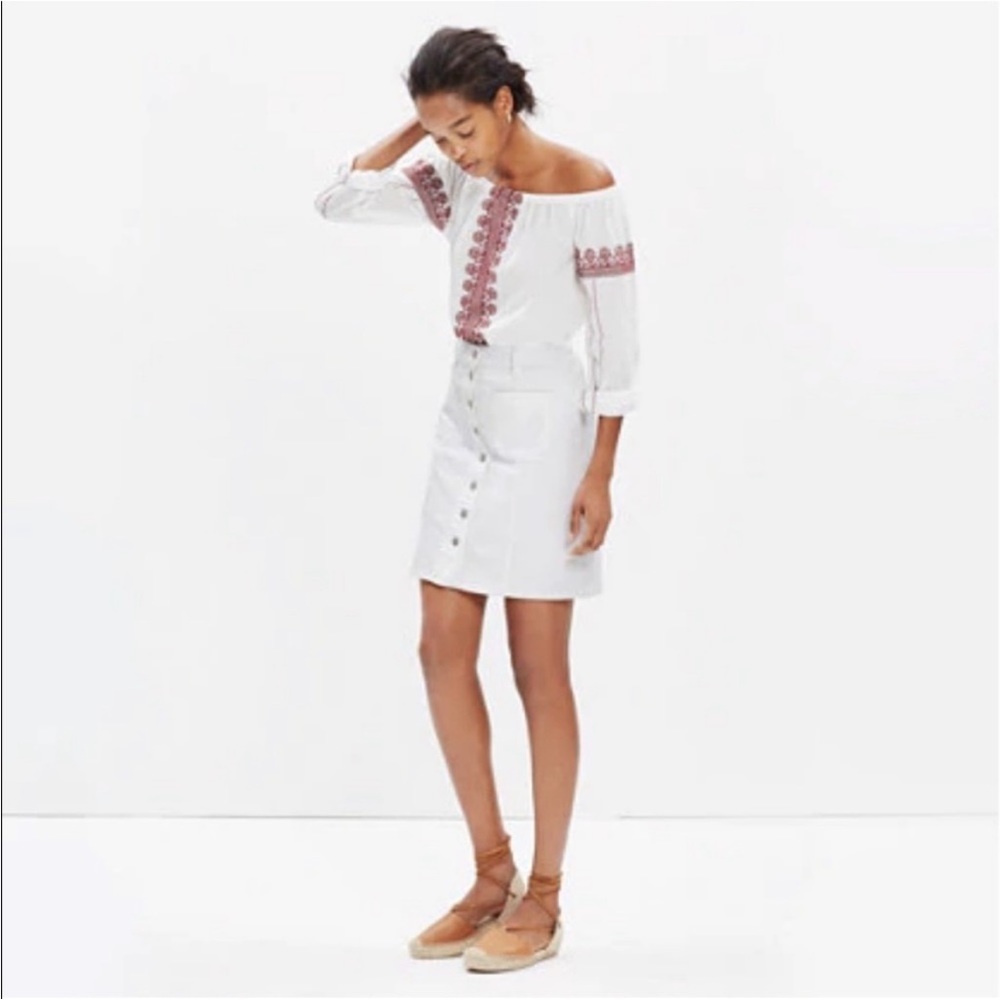 Madewell white denim skirt with the buttons in the front size 24